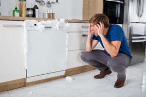 علت تخلیه نکردن ماشین ظرفشویی