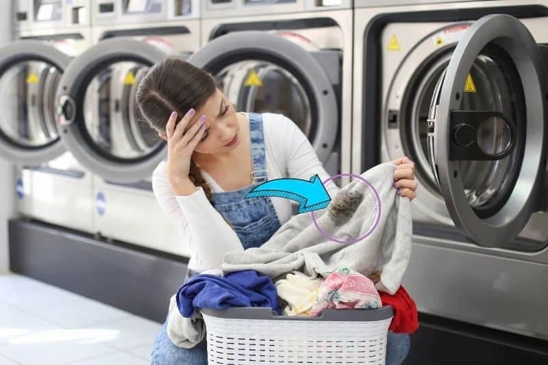 تمیز نشستن لباس‌ها با ماشین لباسشویی